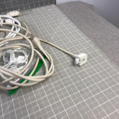 Mostly Apple Cables 