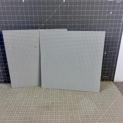2 LEGO Bases