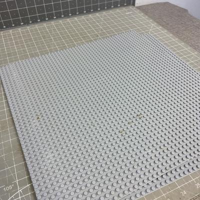2 LEGO Bases