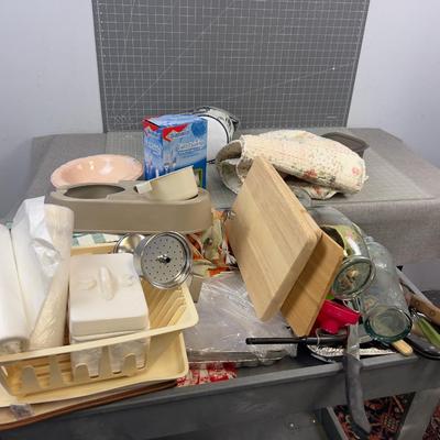 Ginormous Lot of KITCHEN Extra Stuff Clean Out 