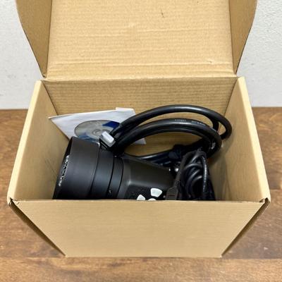 Sale Photo Thumbnail #235: UHM350-11 "Tabletop Digital Microscope with Variable Working Distance and 11" Articulating Arm". This piece also has two LED lighting rings. Tested, appears to be in good working condition.  Looks like it was used very little.