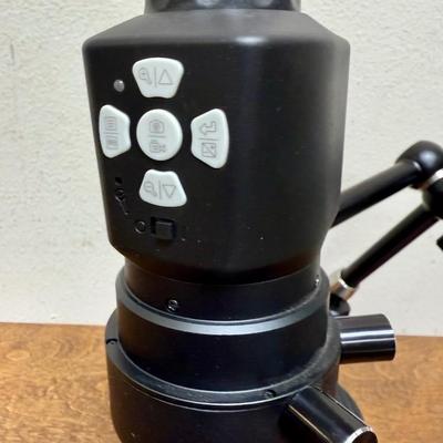 Sale Photo Thumbnail #234: UHM350-11 "Tabletop Digital Microscope with Variable Working Distance and 11" Articulating Arm". This piece also has two LED lighting rings. Tested, appears to be in good working condition.  Looks like it was used very little.