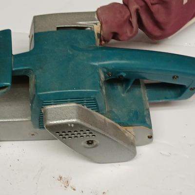 Makita Model 9924DB Heavy-Duty Belt Sander – 3"x24", w/ Dust Bag & Extra Belt
