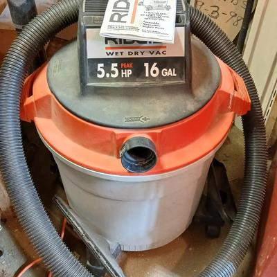 RIDGID Wet/Dry Vac – 5.5 Peak HP, 16-Gallon Capacity w/ Manual, Hose, and several Attachments