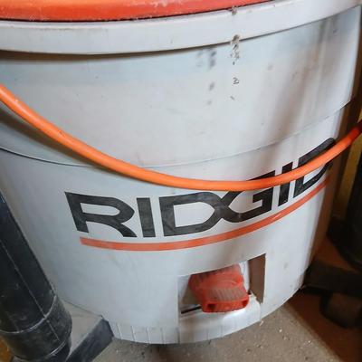 RIDGID Wet/Dry Vac – 5.5 Peak HP, 16-Gallon Capacity w/ Manual, Hose, and several Attachments