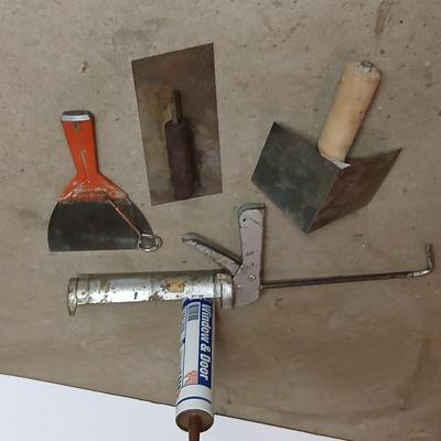 Lot of 6 Construction & Drywall Tools – Caulk Gun, Trowels, Putty Knife & More