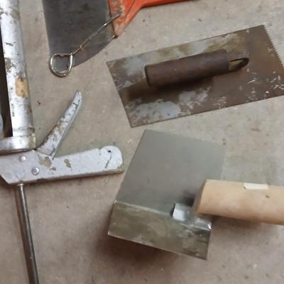 Lot of 6 Construction & Drywall Tools – Caulk Gun, Trowels, Putty Knife & More