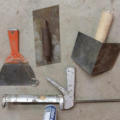 Lot of 6 Construction & Drywall Tools – Caulk Gun, Trowels, Putty Knife & More