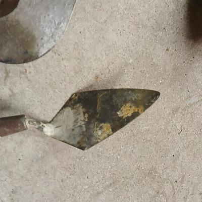 5 Vintage Masonry & Plastering Tools – Trowels, Darby, Float & More