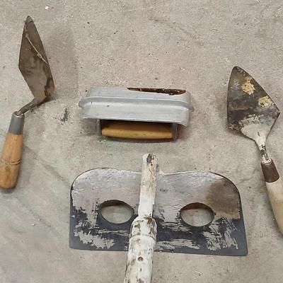 5 Vintage Masonry & Plastering Tools – Trowels, Darby, Float & More