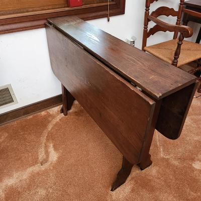 Vintage Rustic Dropleaf Table 36x40
