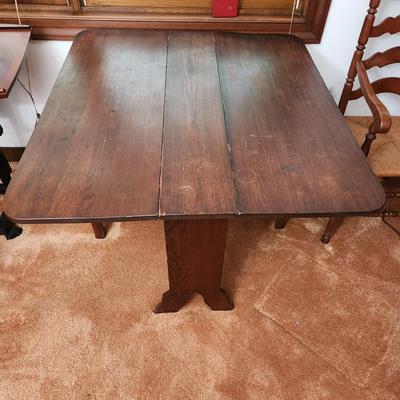 Vintage Rustic Dropleaf Table 36x40