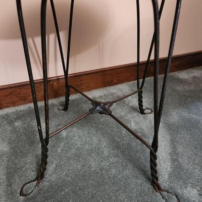 Round Wood Top Table w Twisted Metal Wire Base 18x18