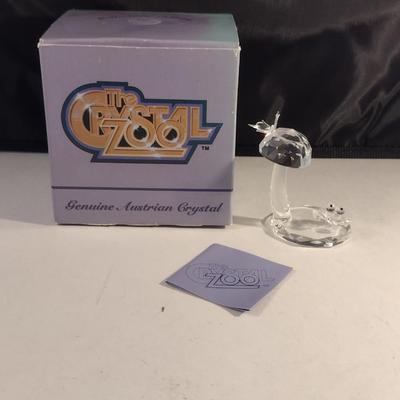 Vintage The Crystal Zoo Frog and Butterfly on Mushroom Figurine