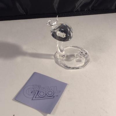 Vintage The Crystal Zoo Frog and Butterfly on Mushroom Figurine
