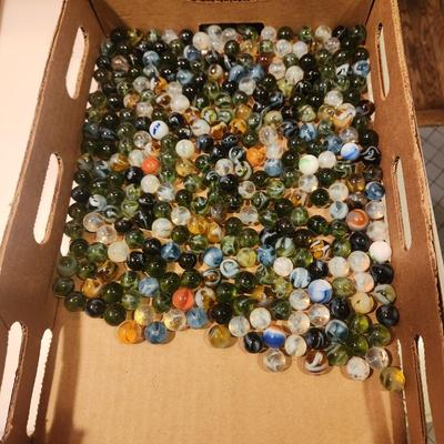 Lot of Vintage Glass Marbles Many Glow in the Dark under Black Light Uranium