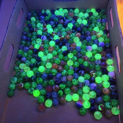 Lot of Vintage Glass Marbles Many Glow in the Dark under Black Light Uranium