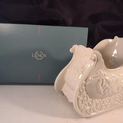 Vintage Lenox USA Porcelain 'The Winter Bouquet Sleigh'