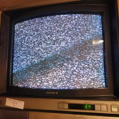 Vintage Sony Triniton KV1747RX Gaming TV