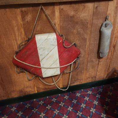 2 Vintage Life Bouys