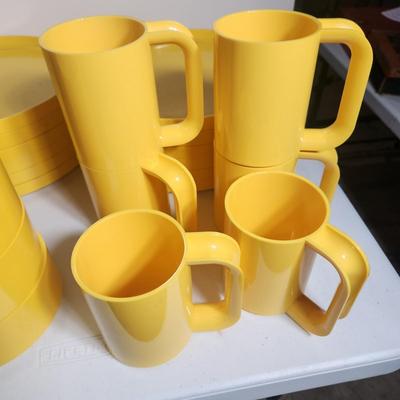Lot of Vintage Heller Design Vignelli Dinnerware Melamine Plastic Stackable Yellow Set