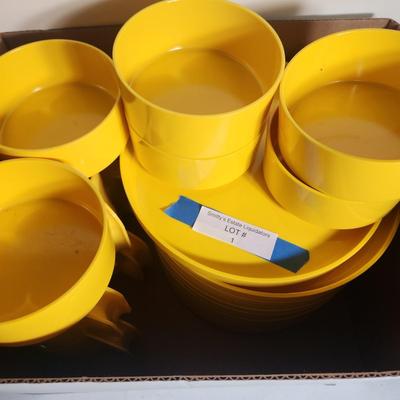 Lot of Vintage Heller Design Vignelli Dinnerware Melamine Plastic Stackable Yellow Set