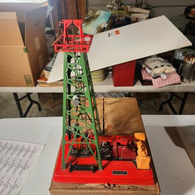 Lionel Trains Oil Derrick & Pumper No. 455 w Box
