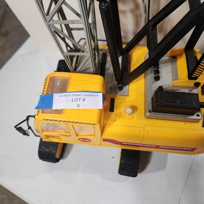 Golden Bright Working Machine Crane Shovel