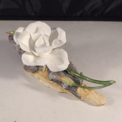 Boehm English Bone Porcelain White Rose Figurine- Approx 2 3/4" Tall, 6" Wide
