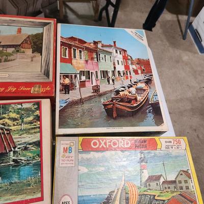 Lot of Vintage Jig Saw Puzzles