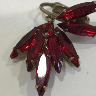 Gorgeous RubyRed Clip on Earrings Vintage