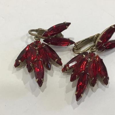 Gorgeous RubyRed Clip on Earrings Vintage