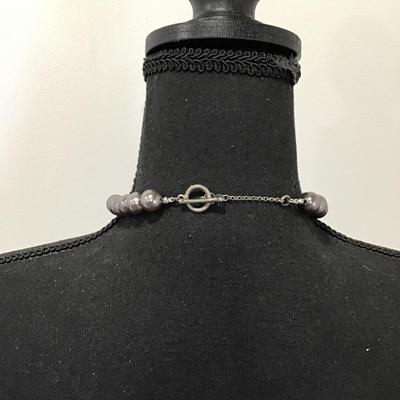 Nice faux pearl and faceted glass necklace