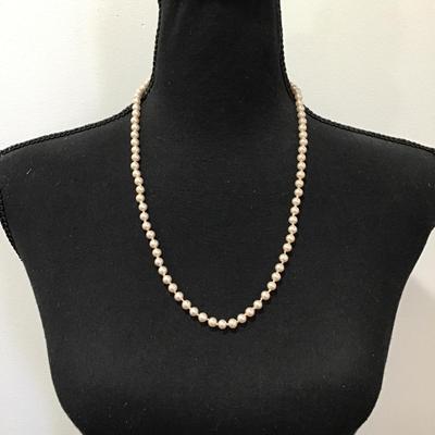 Vintage faux pearl necklace
