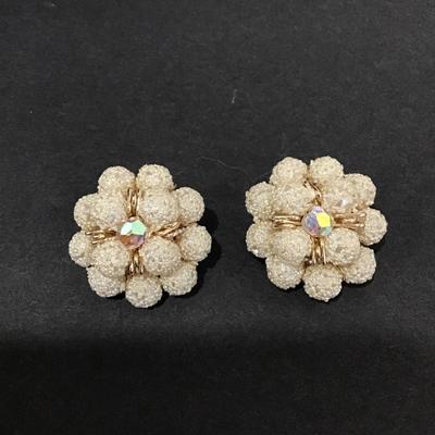 Very nice excellent condition Japan clip on earrings vintage
