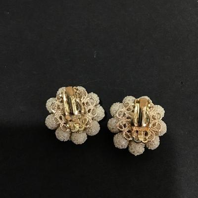 Very nice excellent condition Japan clip on earrings vintage