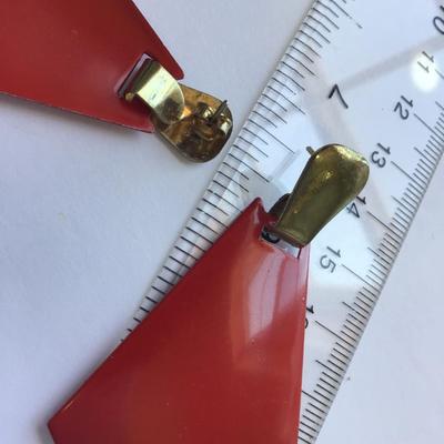 Vintage Brass Tone Red Metal Vintage Earrings