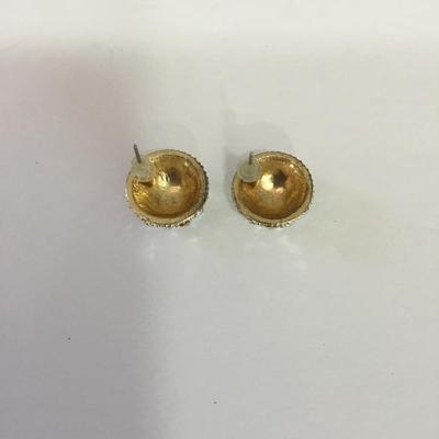 Beautiful, rhinestone, circular stud earrings