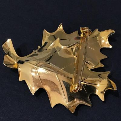 Vintage Brooch Gold Tone