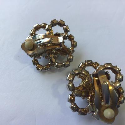 Vintage Rhinestone clip on Earrings