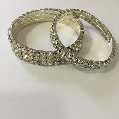 Beautiful vintage rhinestone stretch bracelet