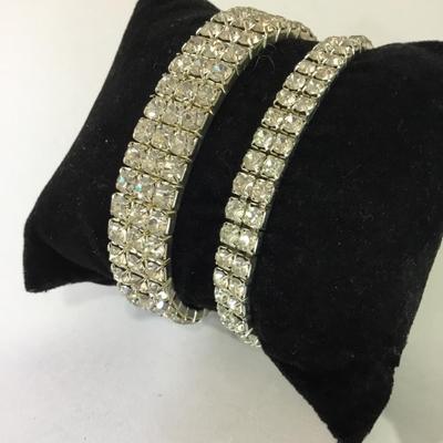Beautiful vintage rhinestone stretch bracelet