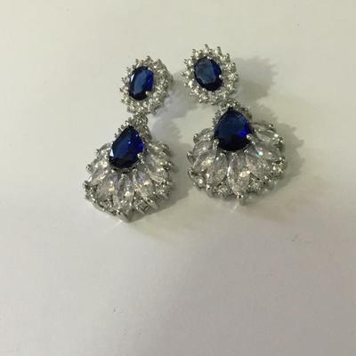 Gorgeous, crystal rhinestone blue sapphire, 925 silver earrings