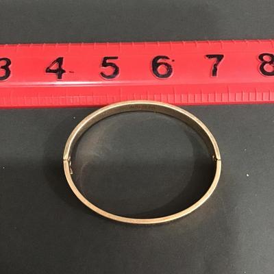 Gold tone, Stella, and dot bracelet