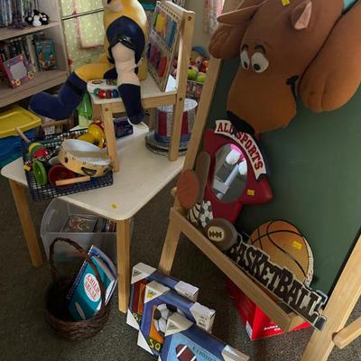 Sale Photo Thumbnail #60: Kids room 