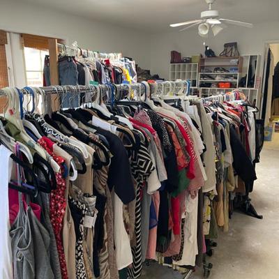 Sale Photo Thumbnail #200: More clothes 