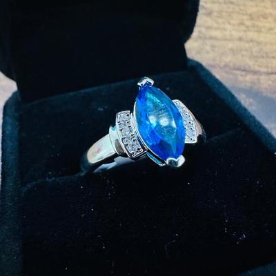 Gorgeous Silver Blue Stone Fashion Ring