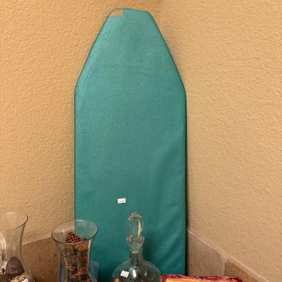 Sale Photo Thumbnail #251: All items pictured