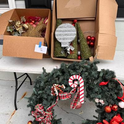 Christmas Décor lot with Huge Wreath 