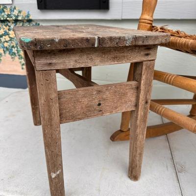 Handmade Rocking Chair with primitive table 
